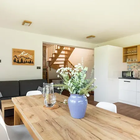 Tu I Teraz 什恰夫尼察